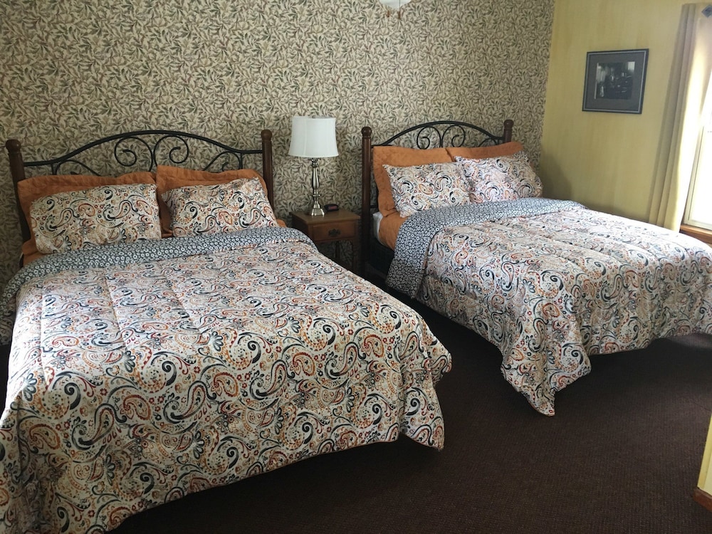 the colonial motel