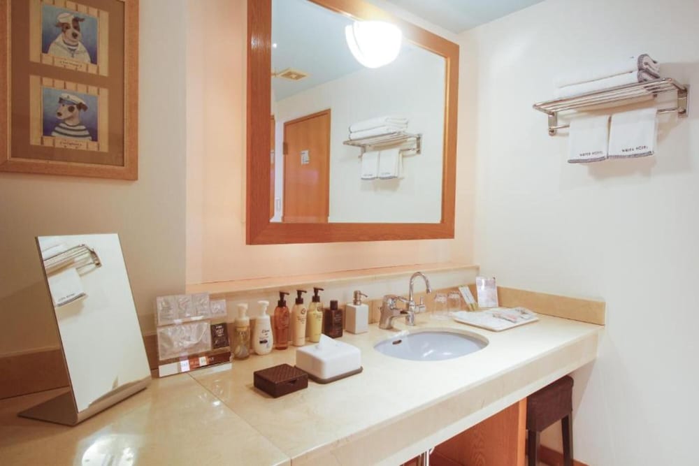 water hotel cy adults only