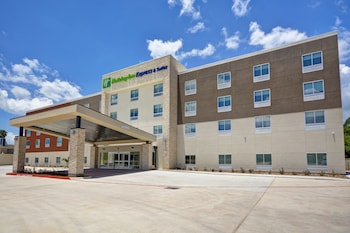 holiday inn ex and sts houston nasa boardwalk area