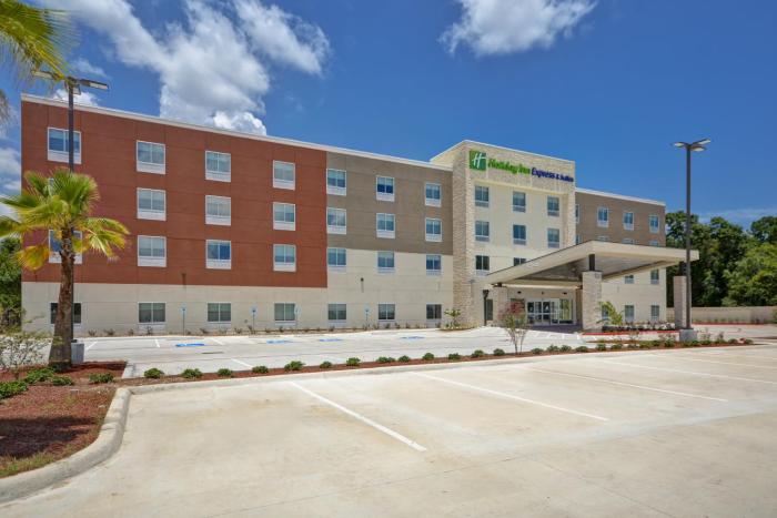 holiday inn ex and sts houston nasa boardwalk area