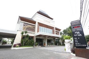 Luminor Hotel Banyuwangi Yos Sudarso By Wh,Kalipuro>>Banyuwangi,3 star