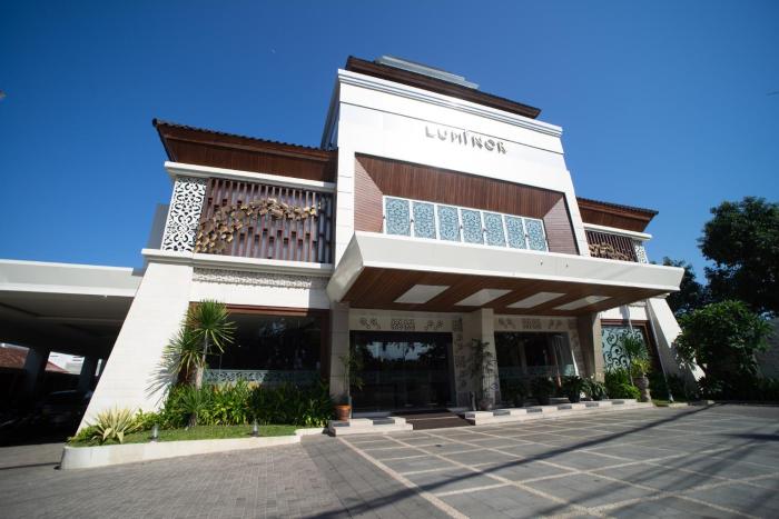 luminor hotel banyuwangi yos sudarso by wh