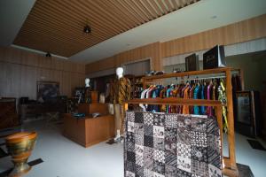 luminor hotel banyuwangi yos sudarso by wh