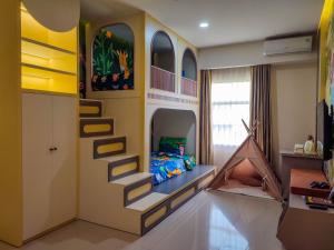 luminor hotel banyuwangi yos sudarso by wh