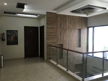 Hotel Amazone Residency - Dlf Phase 3,Lane V- Block, 37/8, Near Sri Ram School, Dlf Phase 3, Sector 24, Gurugram, Haryana 122010,3 star