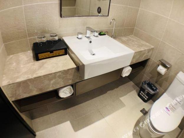 home inn plus shanghai dishui lake gangcheng xintiandi