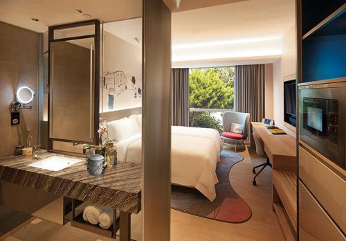 capri by fraser china square singapore