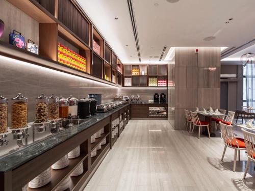 capri by fraser china square singapore