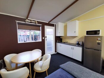 parakai geothermal motel