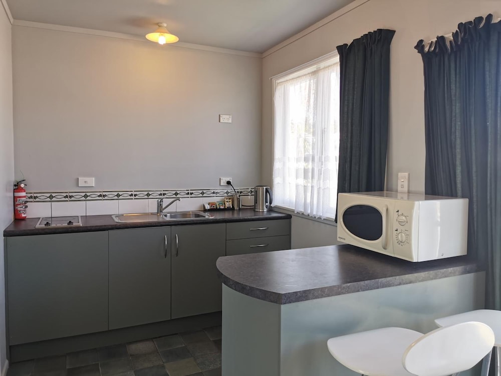 parakai geothermal motel