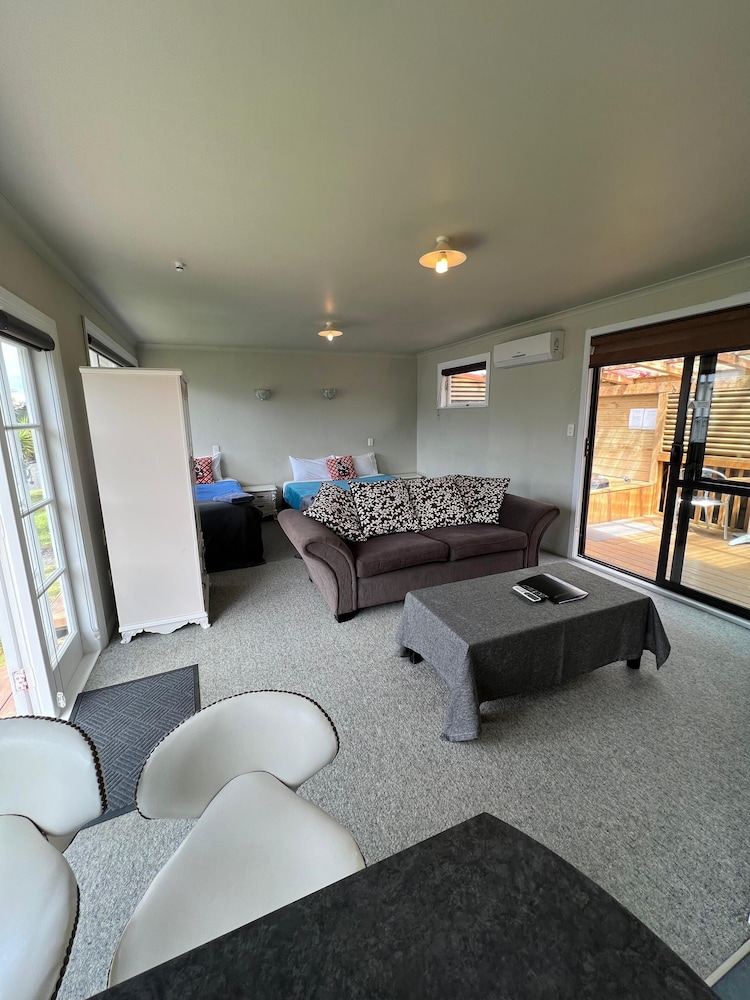 parakai geothermal motel