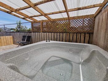 parakai geothermal motel