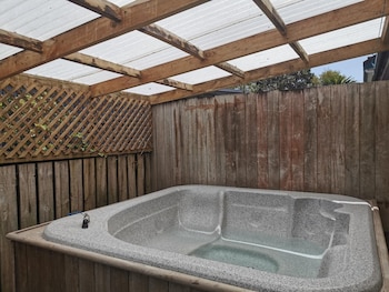 parakai geothermal motel