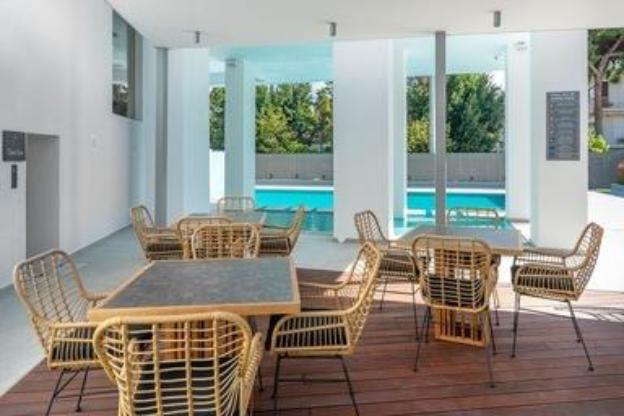 glyfada riviera hotel