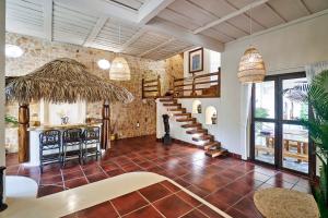 paradise beach lodge