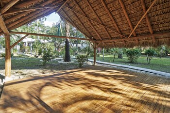 paradise beach lodge