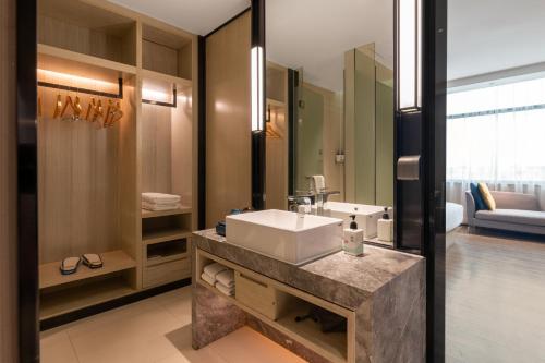echarm hotel guangzhou jiahe wanggang metro statio