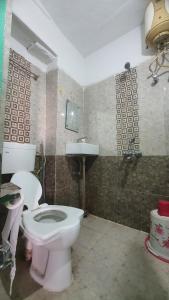 Anand Hostel,Hanuman Gali 65, Badi Basti, Pushkar, India, 305022,4 star