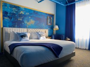 angad arts hotel