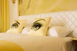 angad arts hotel