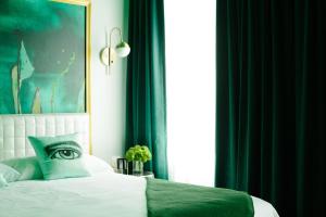 angad arts hotel