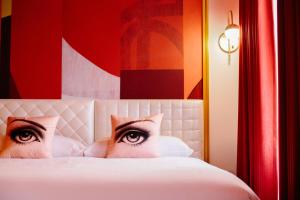 angad arts hotel