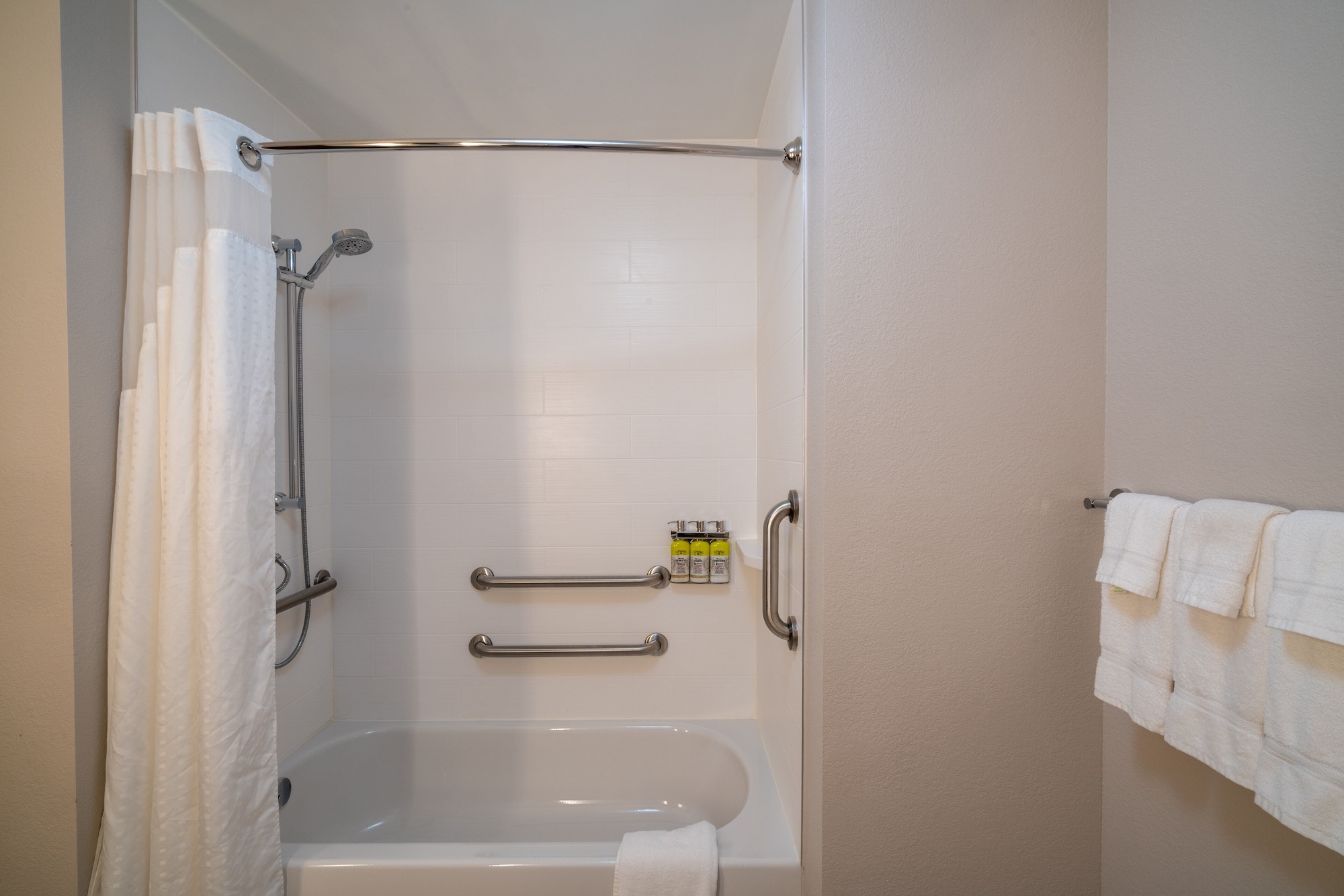 hol inn exp atlanta arpt ne hapeville