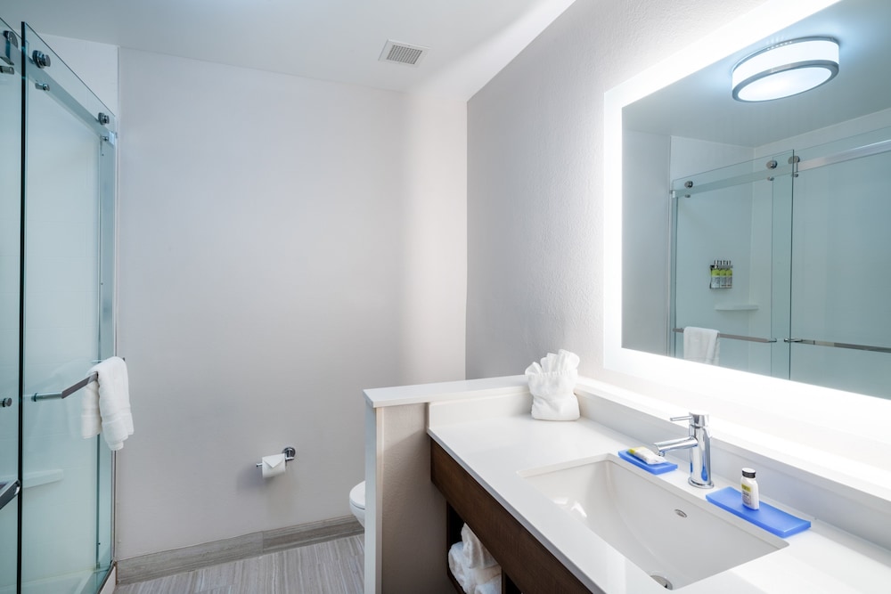 hol inn exp atlanta arpt ne hapeville