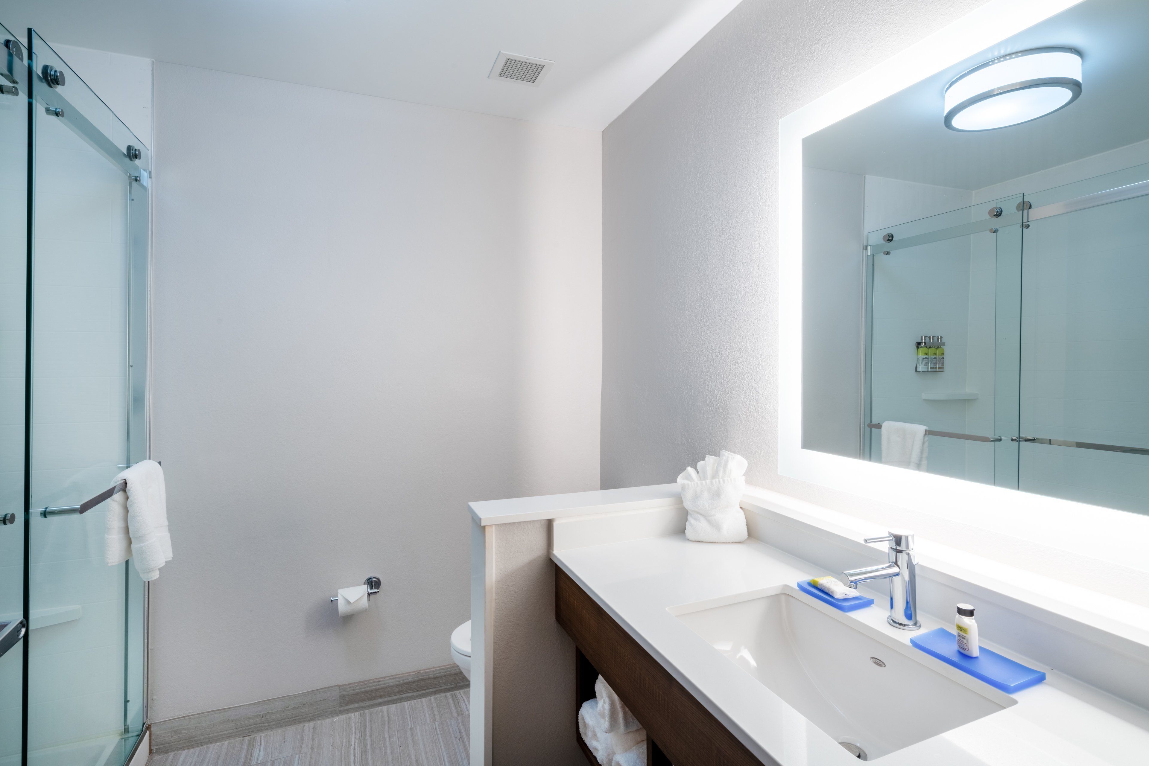 hol inn exp atlanta arpt ne hapeville