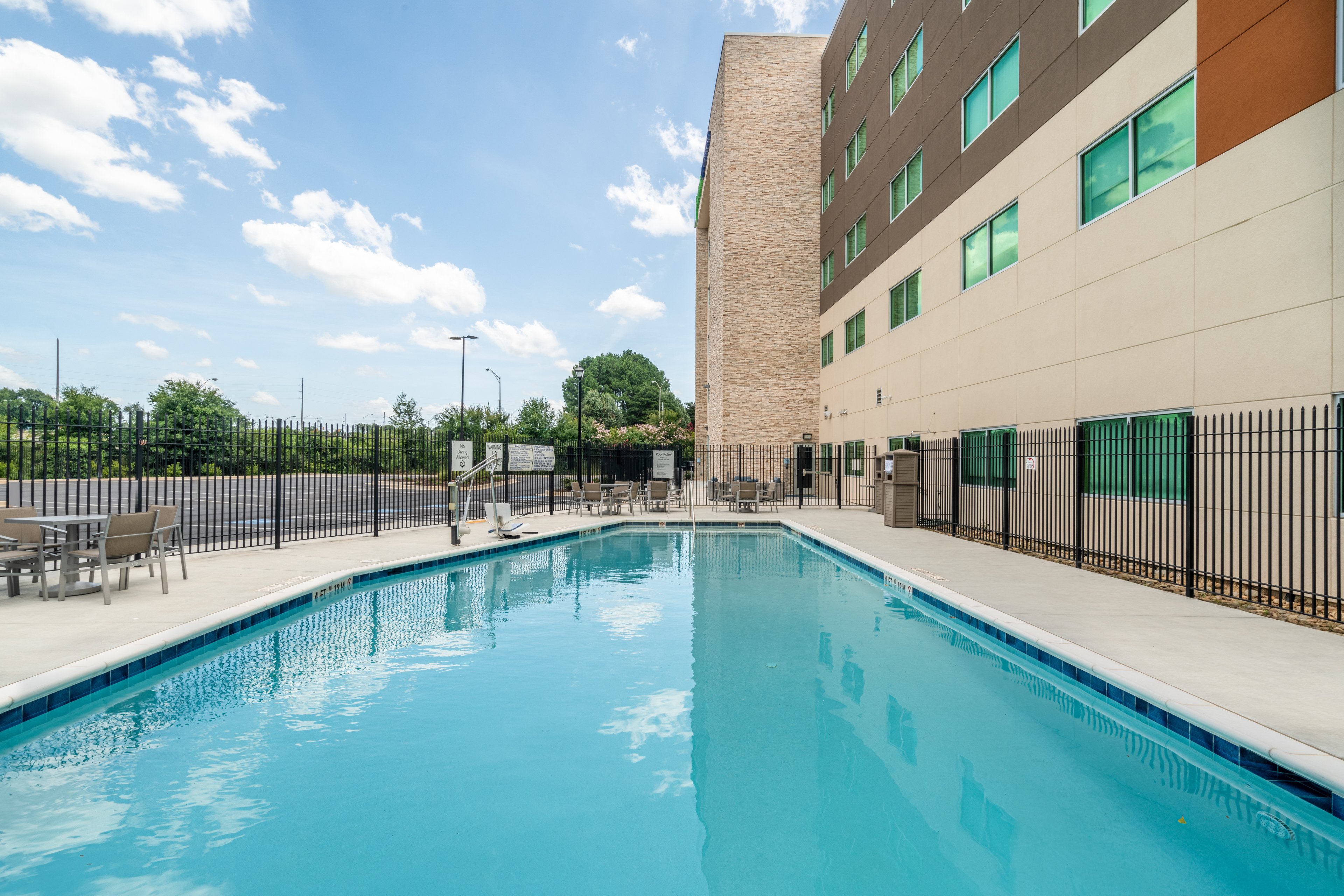 hol inn exp atlanta arpt ne hapeville
