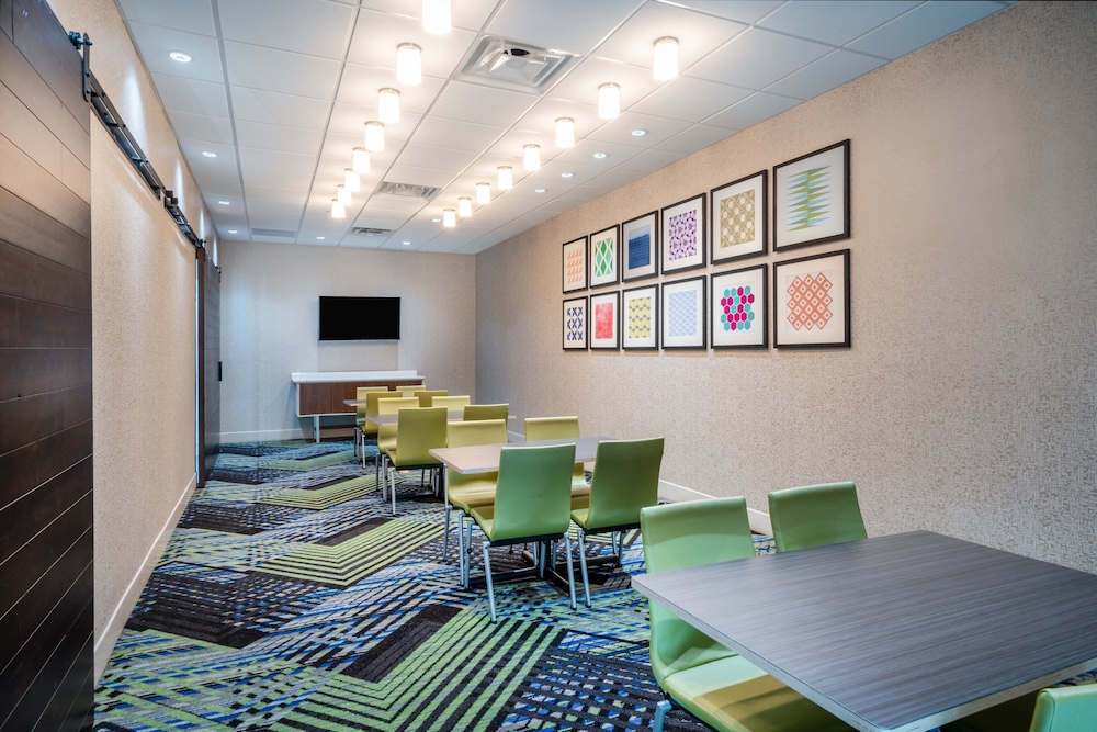 hol inn exp atlanta arpt ne hapeville