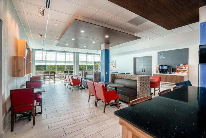 hol inn exp atlanta arpt ne hapeville
