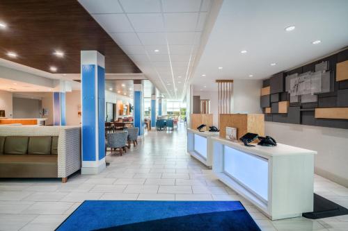 hol inn exp atlanta arpt ne hapeville