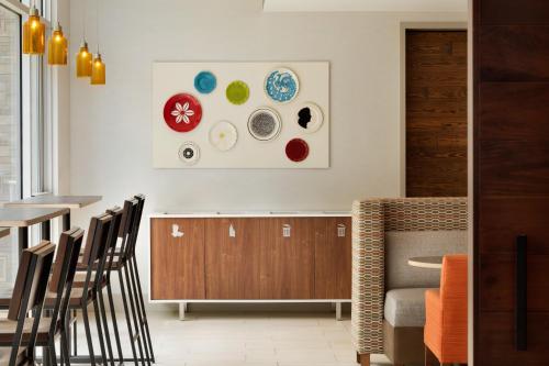 hol inn exp atlanta arpt ne hapeville