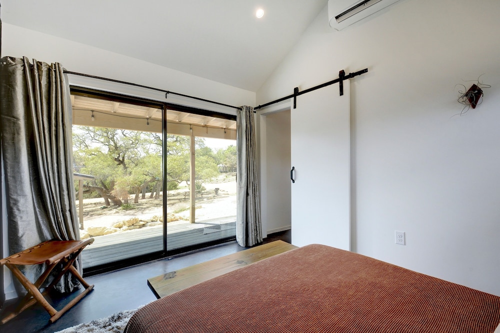 lucky arrow retreat dripping springs