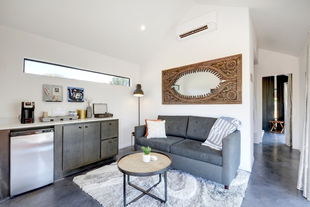 lucky arrow retreat dripping springs