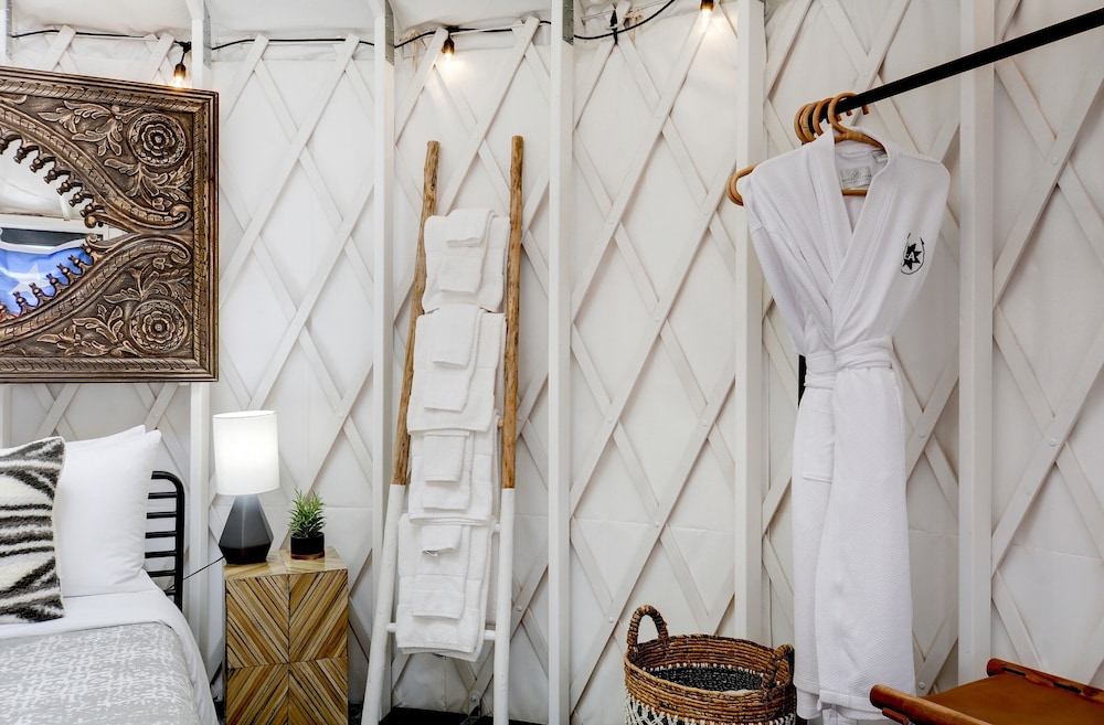 lucky arrow retreat dripping springs