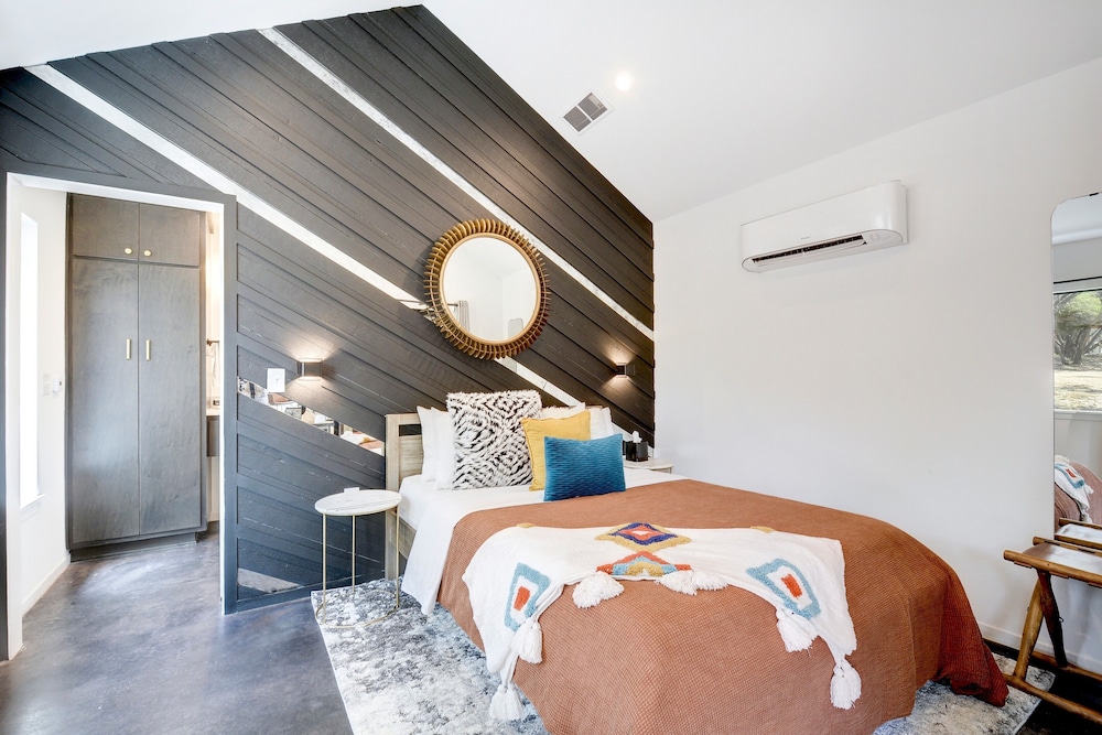 lucky arrow retreat dripping springs