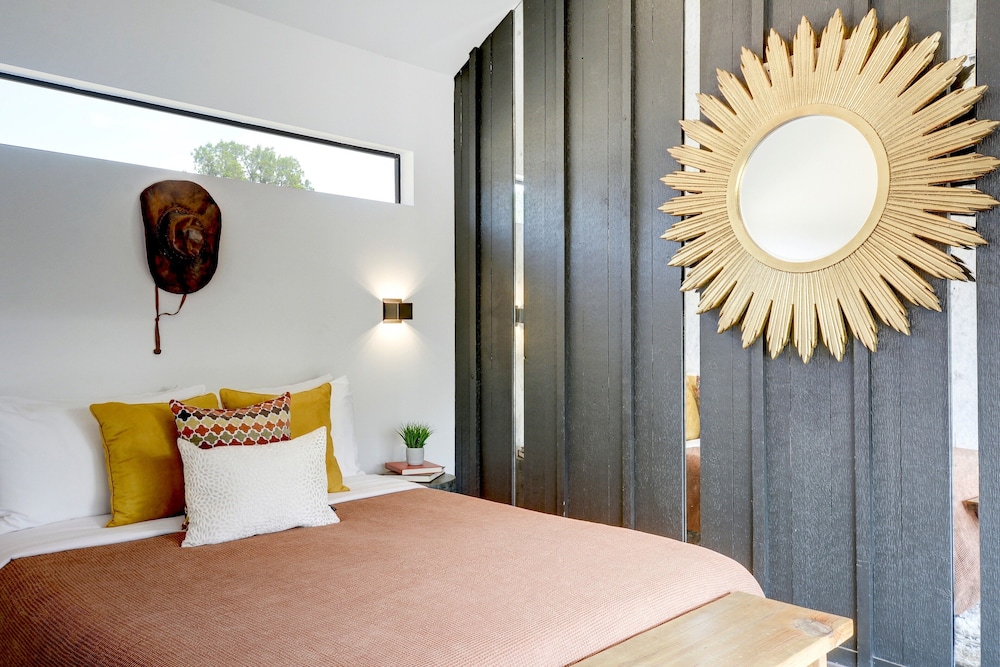 lucky arrow retreat dripping springs