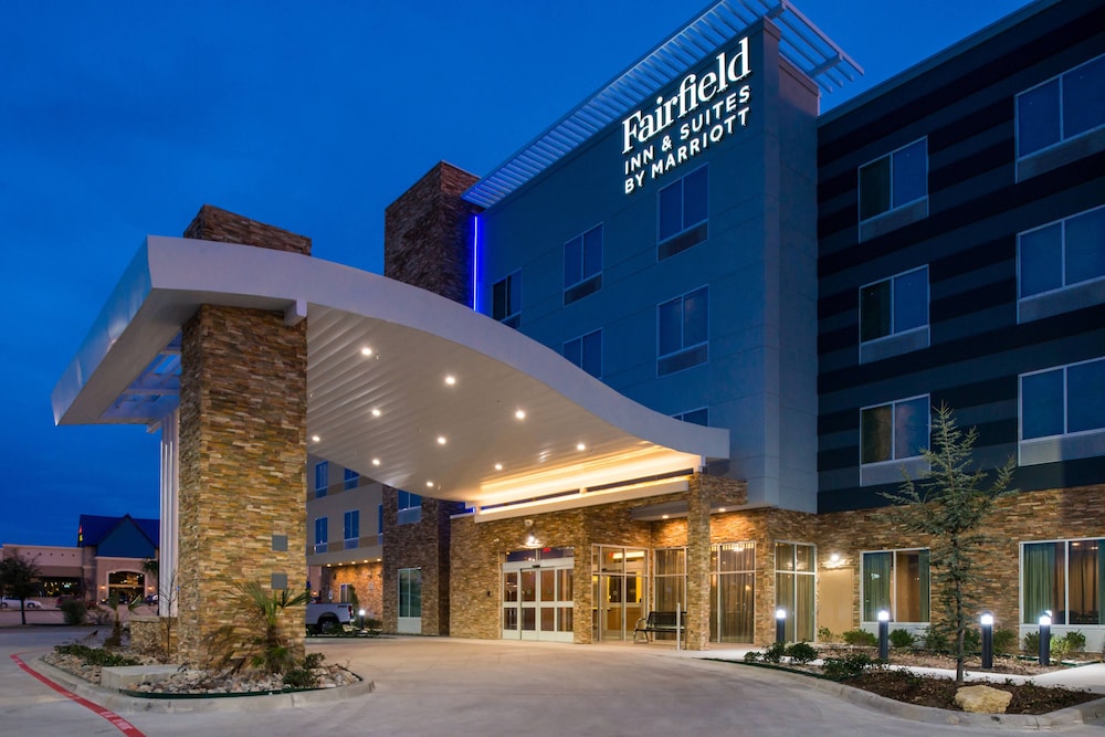 fairfield inn and suites by marriott fort worth sout