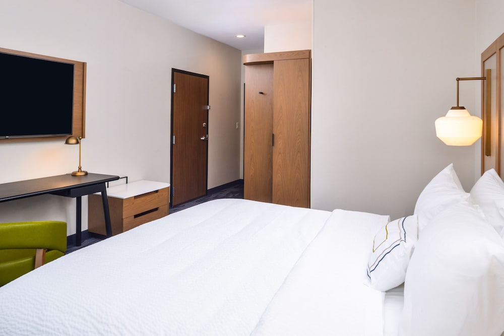 fairfield inn and suites by marriott fort worth sout