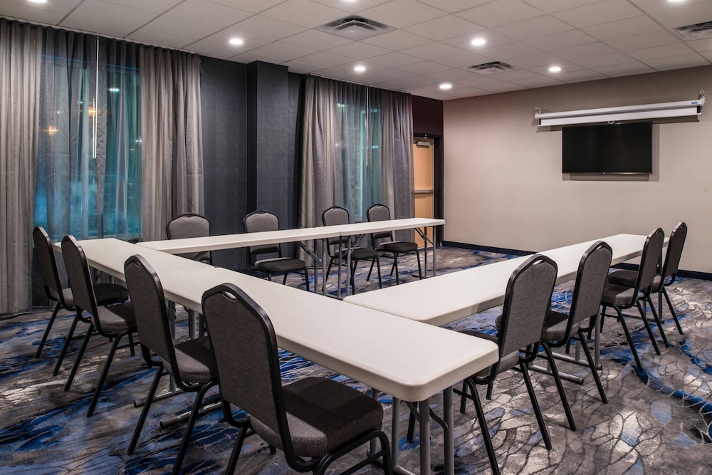 fairfield inn and suites by marriott fort worth sout