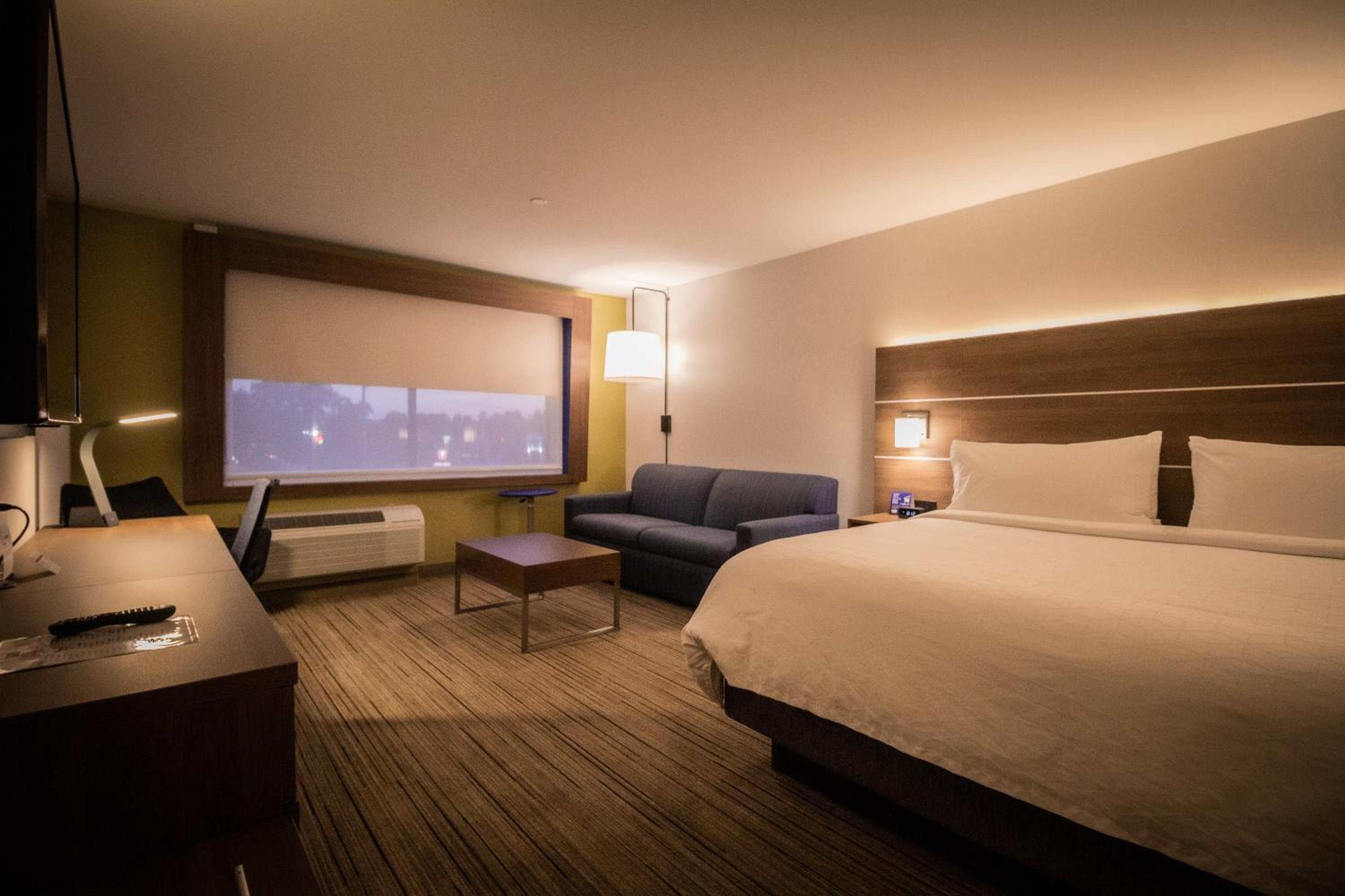 holiday inn express and suites boston south randolph