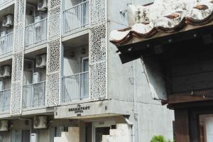 the breakfast hotel marche ishigakijima