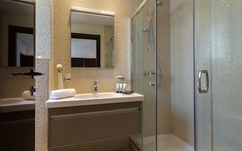 adam hotel suites