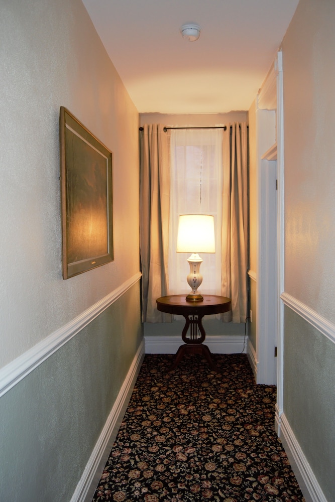 historic hotel broadalbin