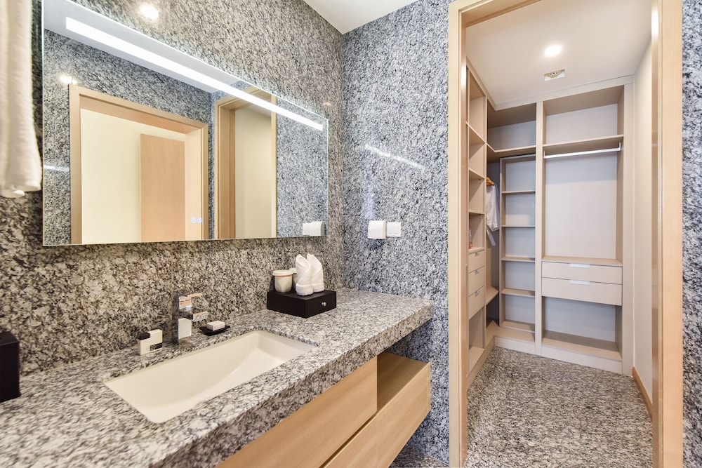 the clouds apartment