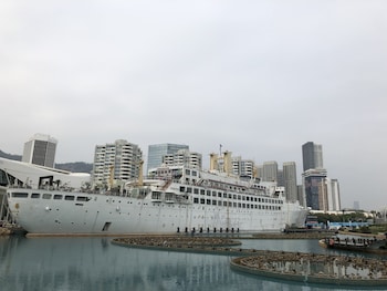 the clouds apartment