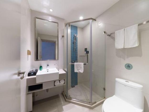 home inn selected guangzhou xiajiao metro station