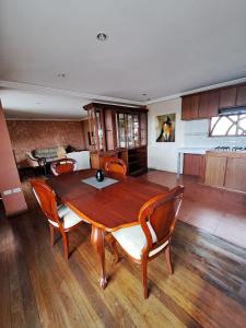 Hotel Coronel,Putuchi>>Cuenca,3 star